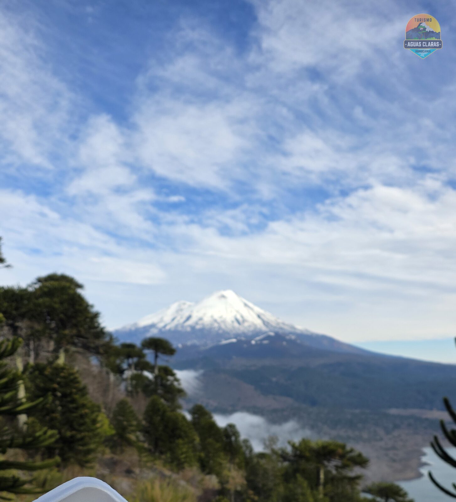 Volcán y paisaje de cordillera en la zona Andina de la Araucanía, Chile