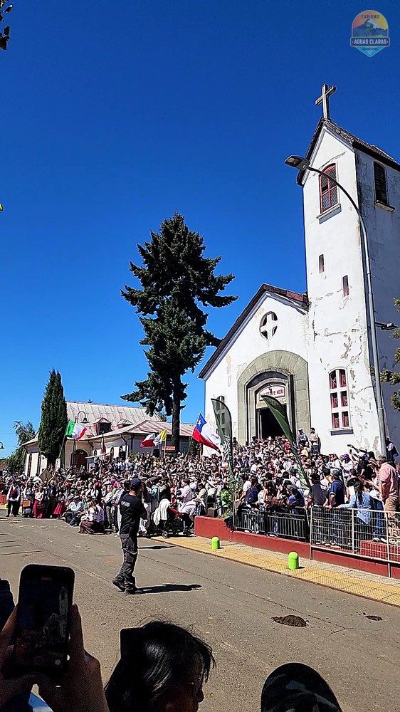 Iglesia de Capitán Pastene durante la fiesta de La Sagra